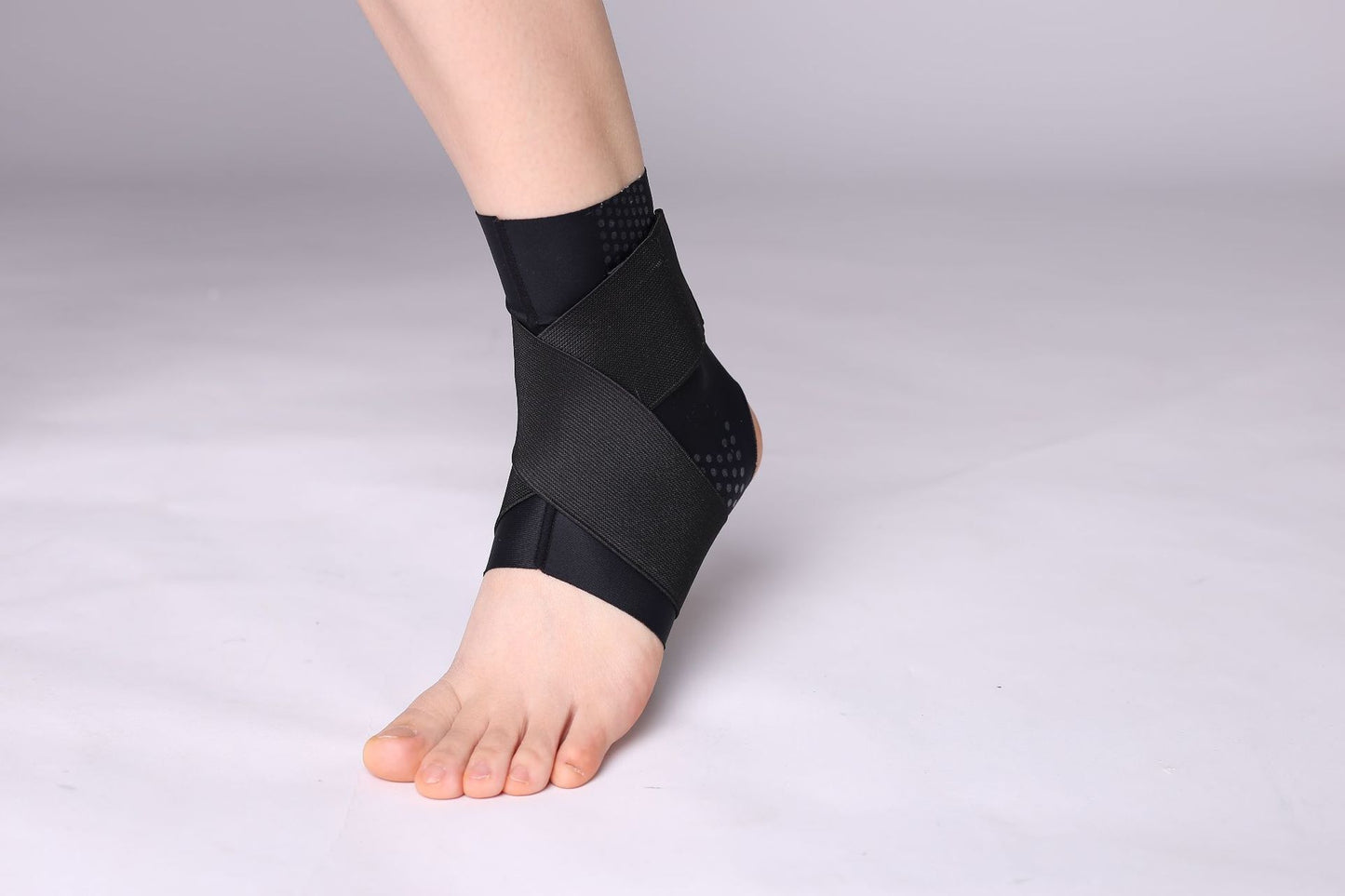 Ankle brace size chart and product dimensions for adjustable heel opening support
